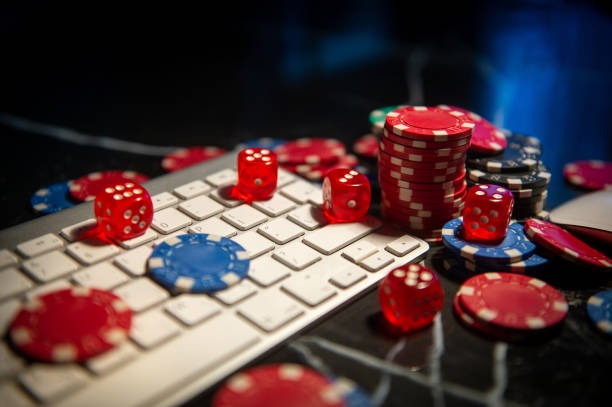Live-dealer studio environment for Dragon Tiger